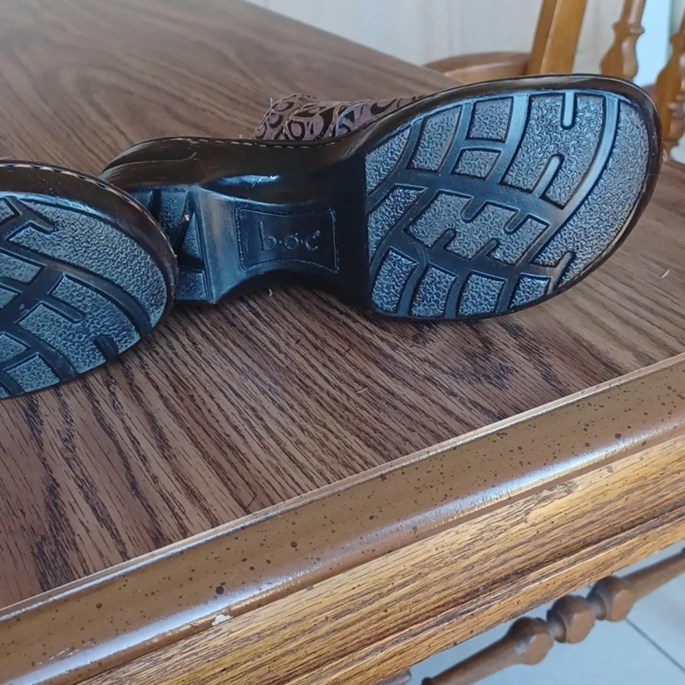 BOC Born Concept Tooled Embossed Leather Clog Slip On Womens Shoe Size 7 - Picture 3 of 10